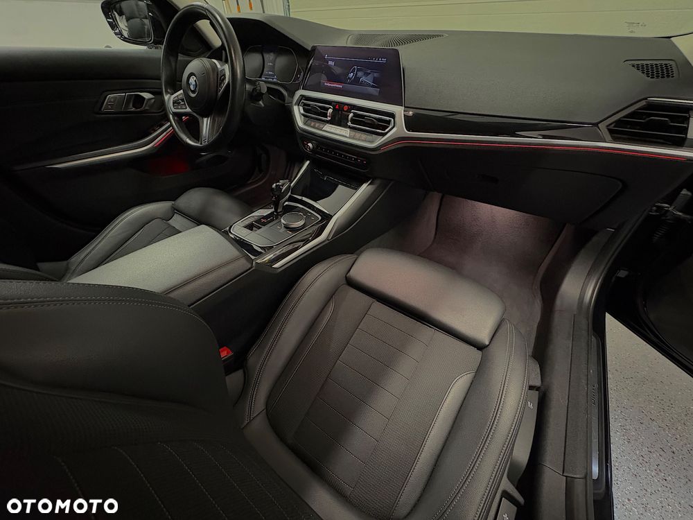 BMW Seria 3 320d Sport Line - 19