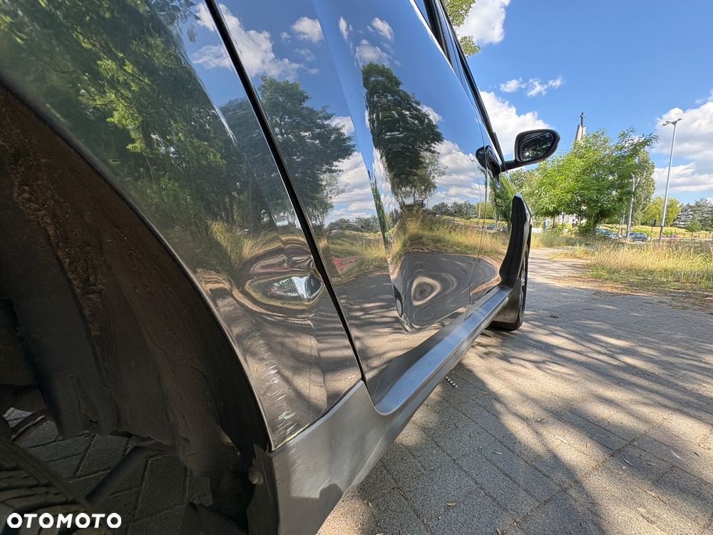 Dacia Duster 1.6 SCe Blackshadow S&S - 16