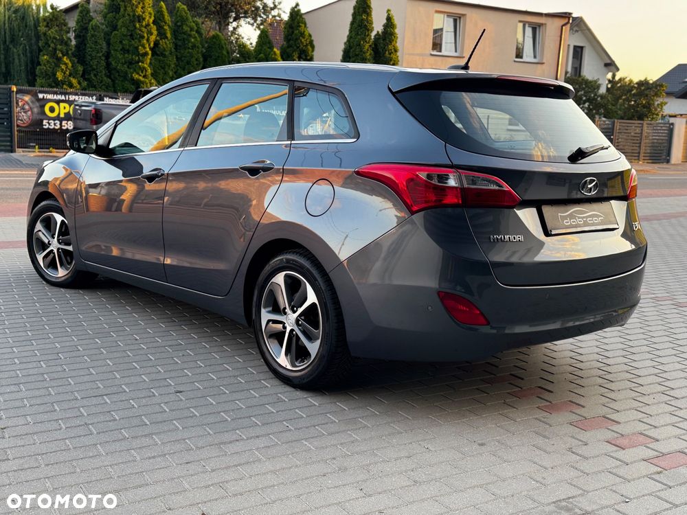 Hyundai i30 1.4 Passion Plus - 24