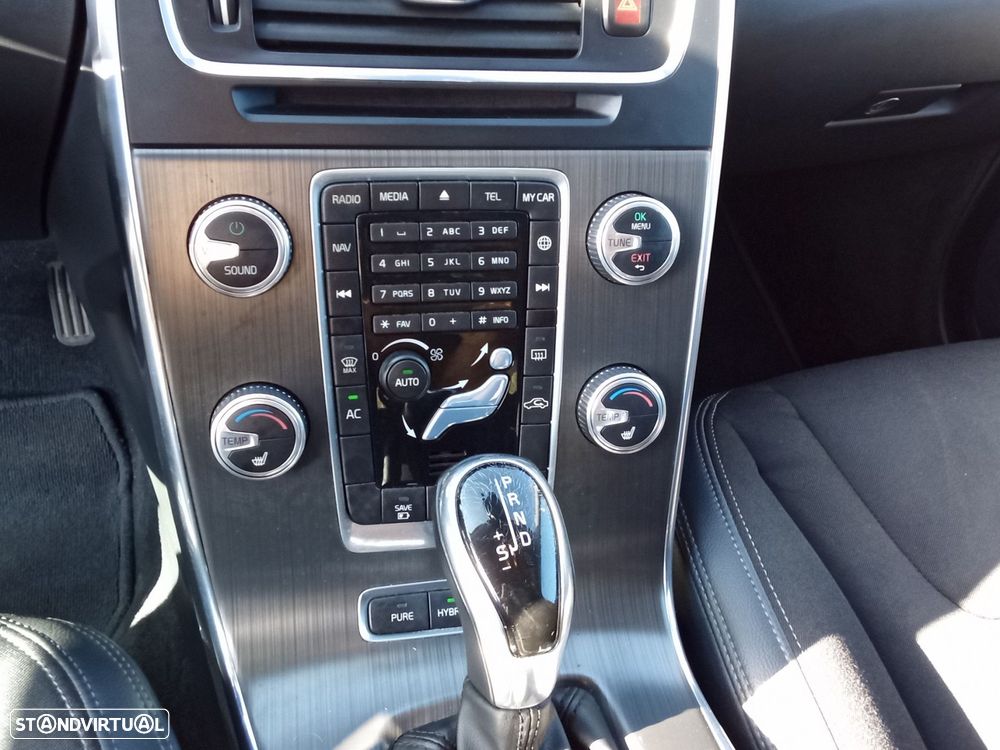 Volvo V60 2.4 D6 Momentum AWD Phev - 21