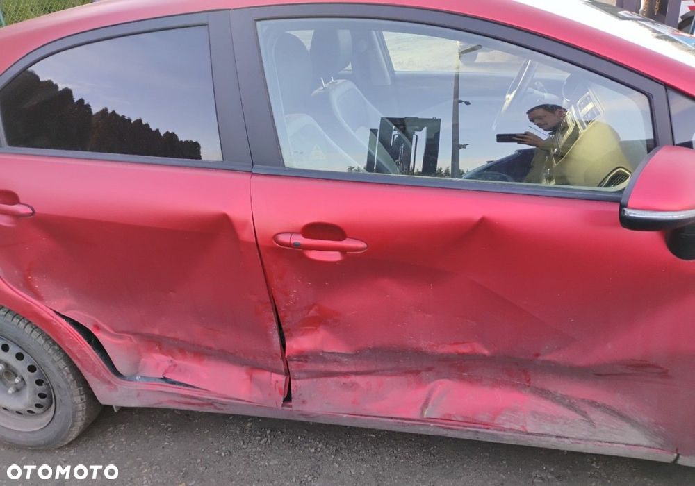 Kia Rio - 21