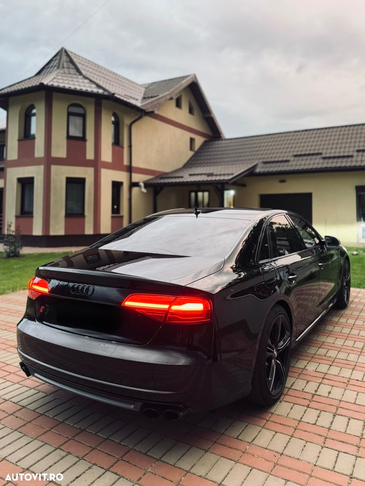 Audi S8 - 6
