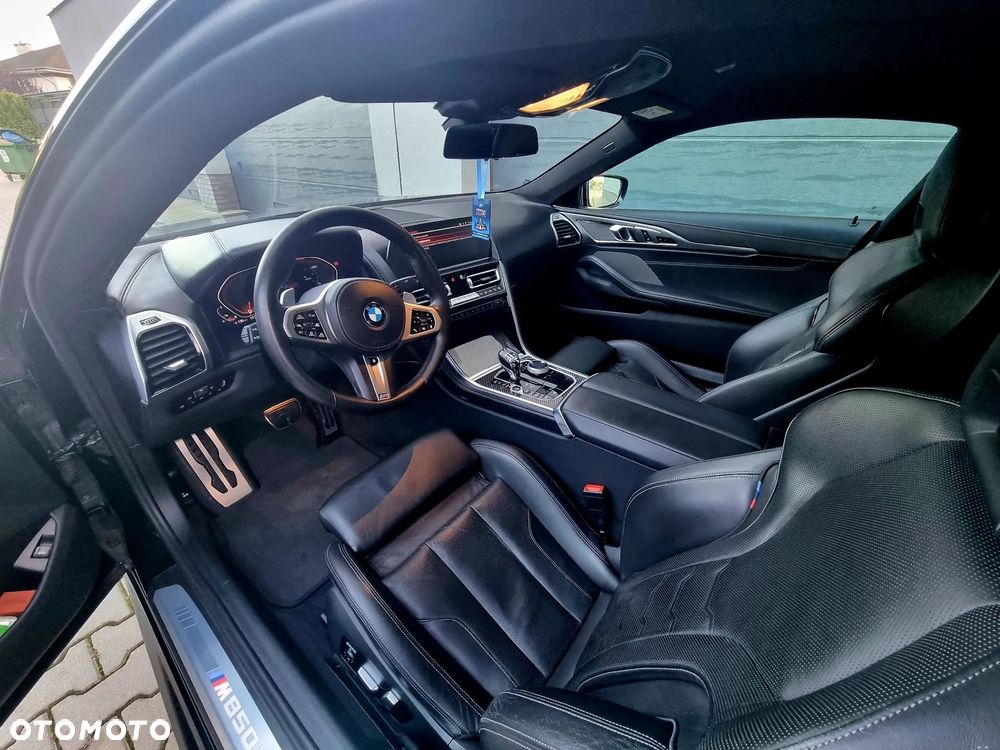 BMW Seria 8 M850i xDrive - 21