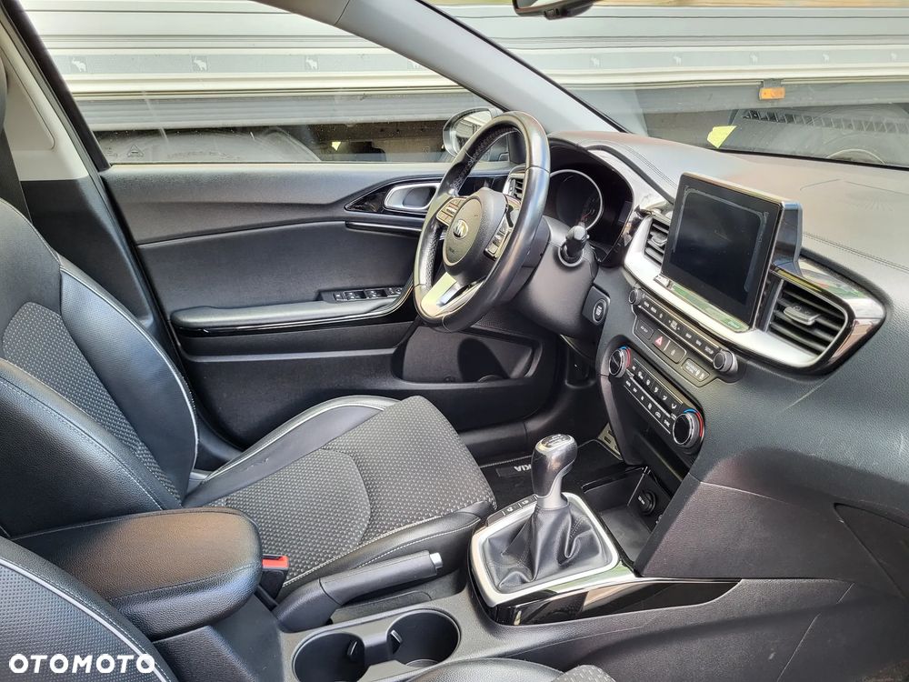 Kia Ceed 1.4 T-GDI L Business Line Plus - 34