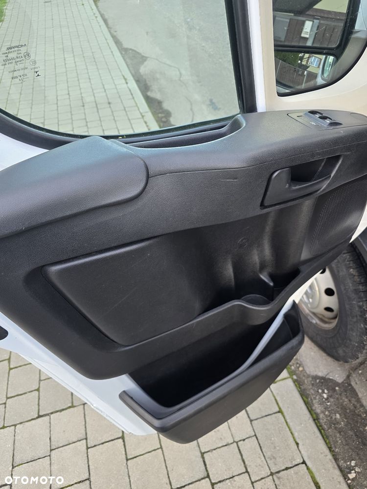 Dodge RAM PROMASTER 1500 - 18