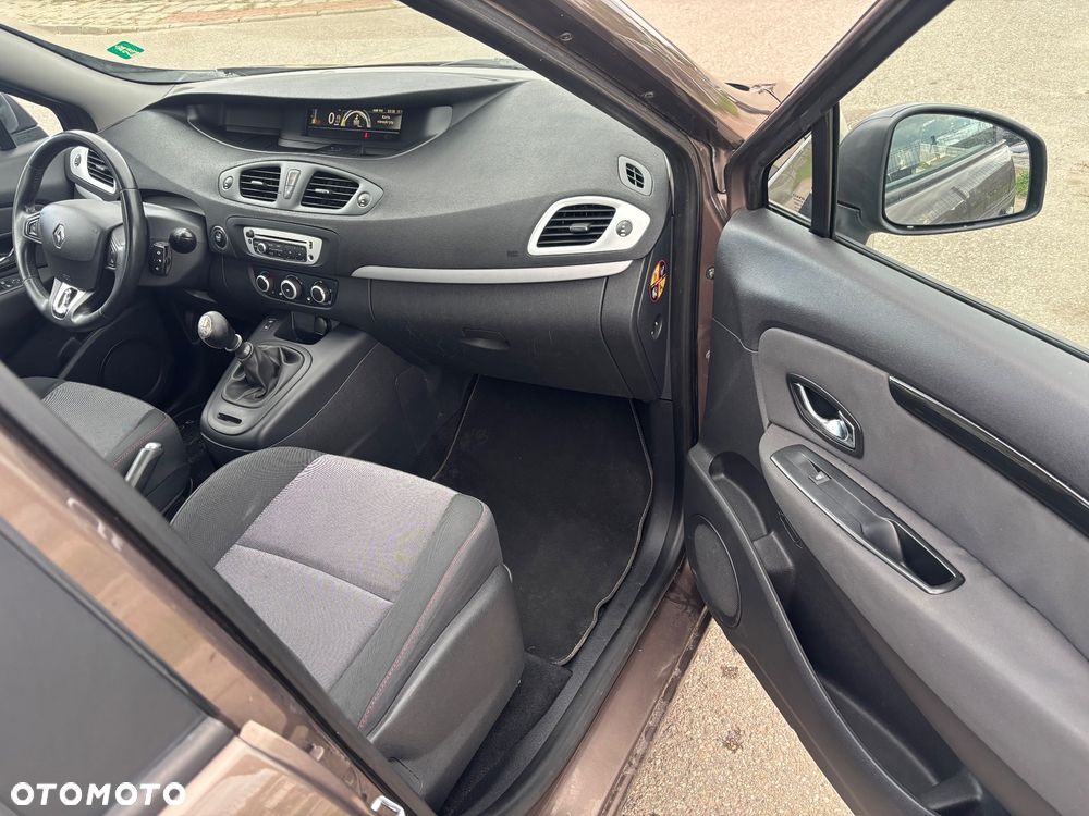 Renault Scenic 1.5 dCi Life - 13