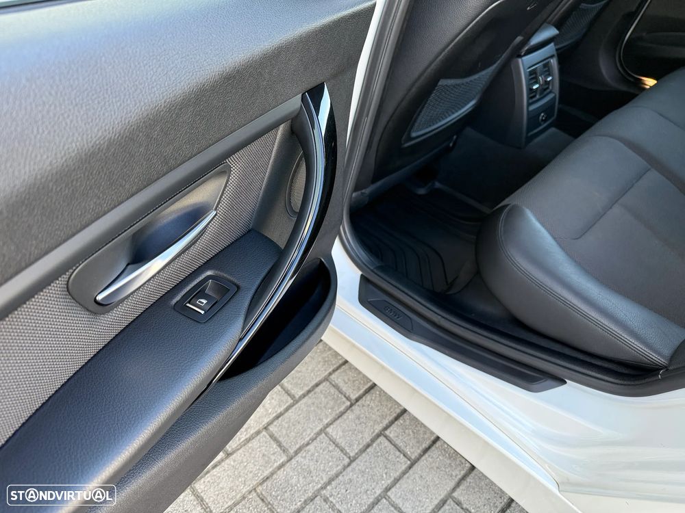 BMW 318 d Advantage Auto - 25