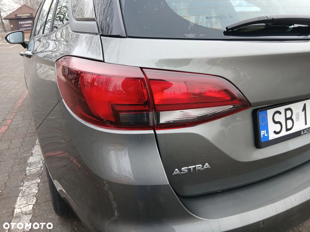 Opel Astra 1.2 T Elegance S&S - 9