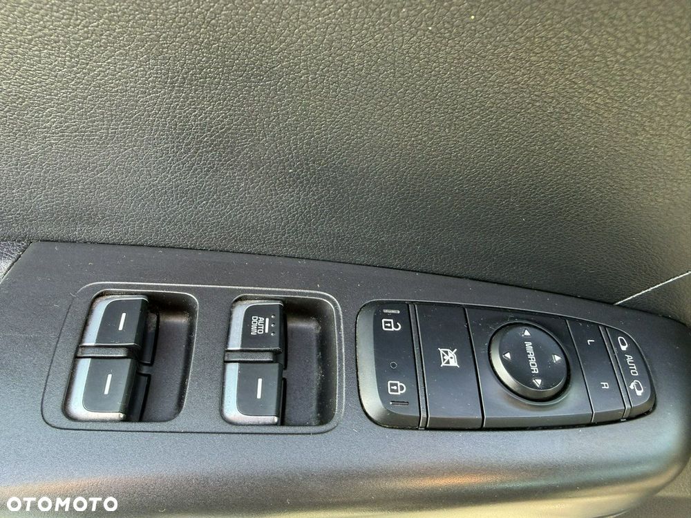 Kia Sportage 1.7 CRDI M 2WD - 27