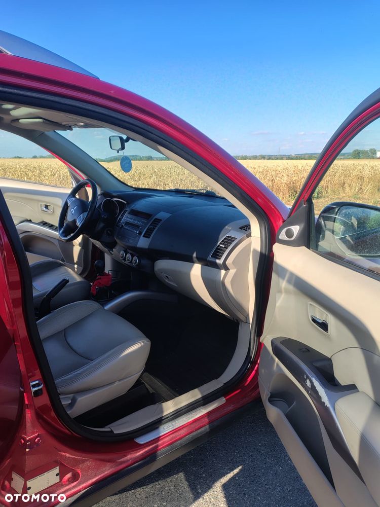 Mitsubishi Outlander 2.2 DID Instyle - 13
