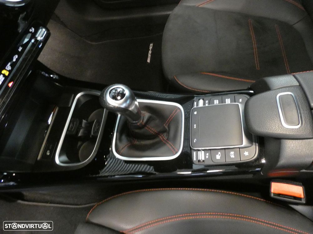 Mercedes-Benz A 180 d AMG Line - 14