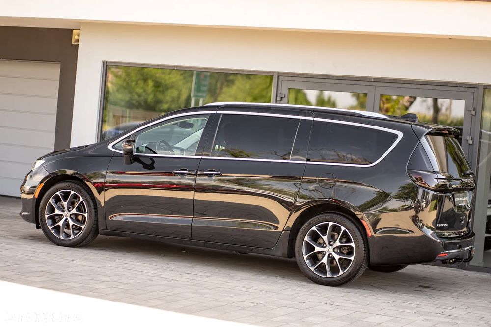 Chrysler Pacifica - 19