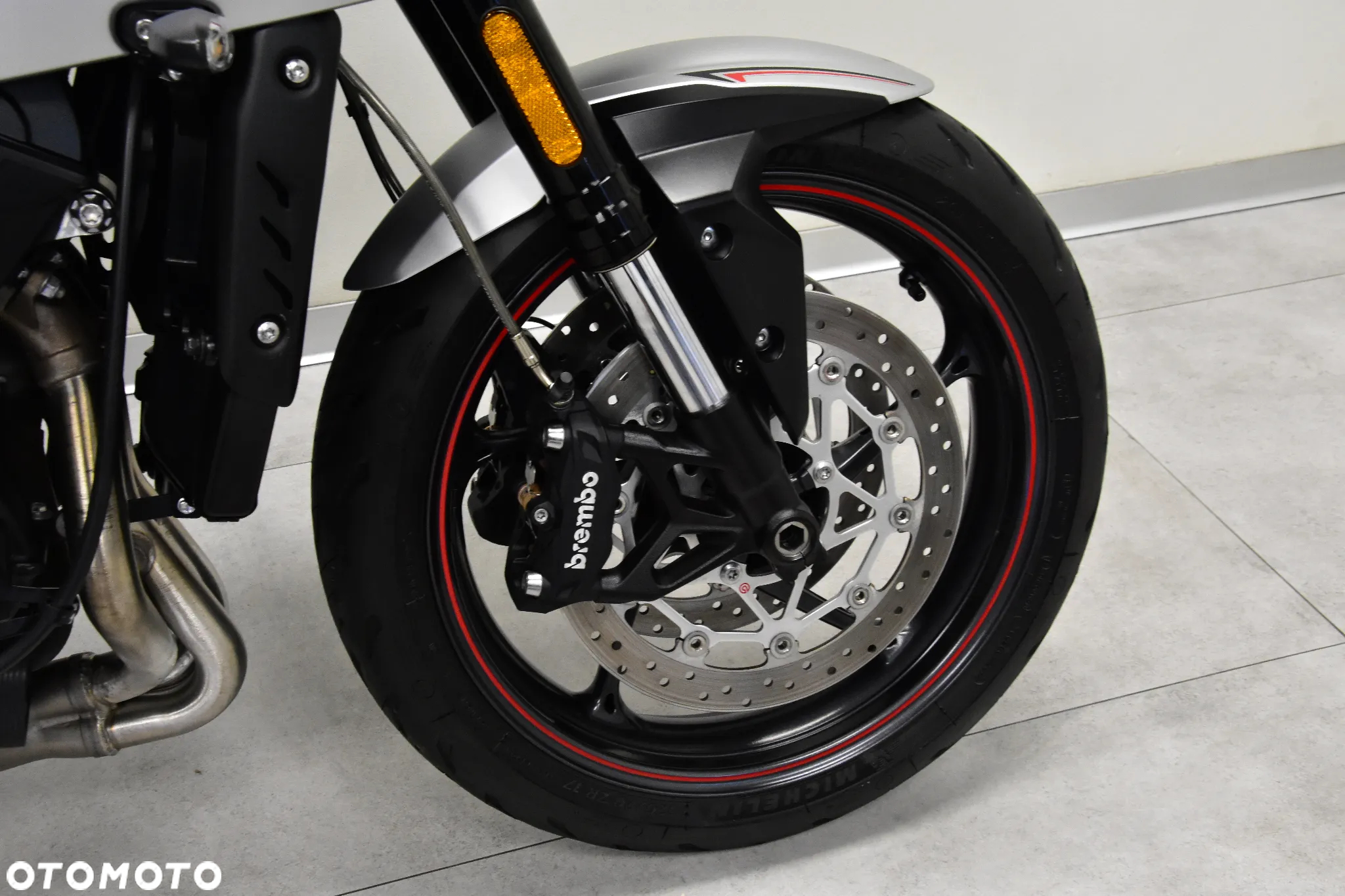 Triumph Street Triple - 26