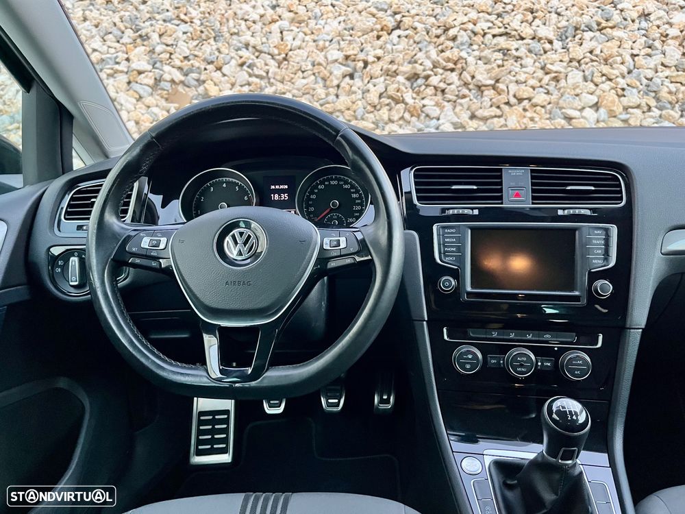 VW Golf - 29