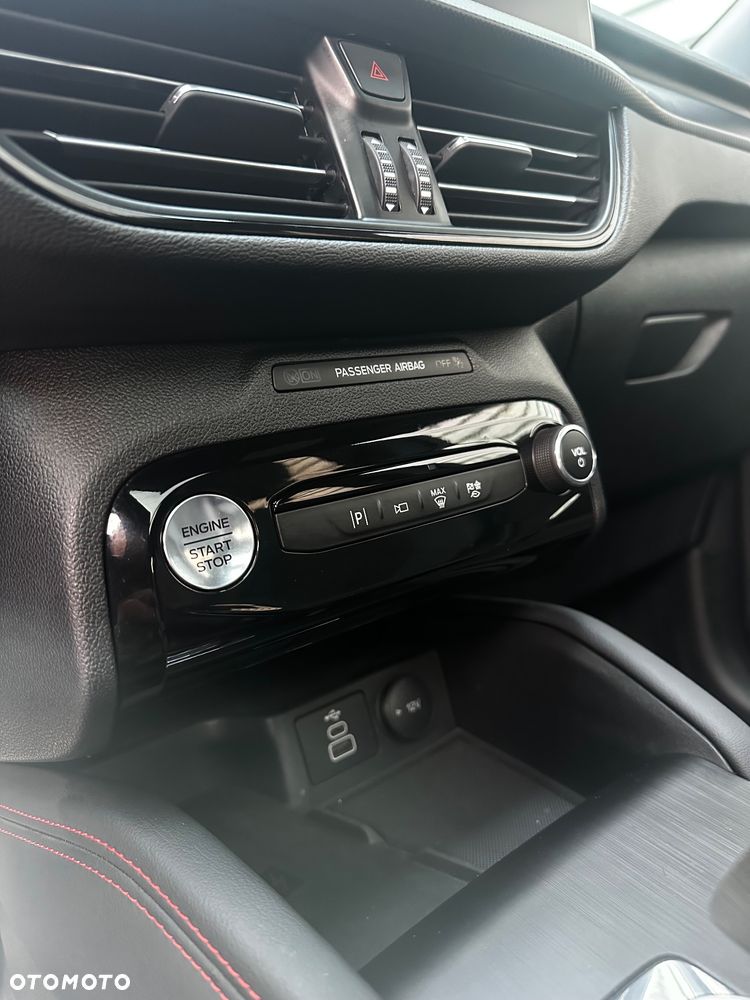 Ford Kuga 2.5 Duratec PHEV ST-LINE X - 23