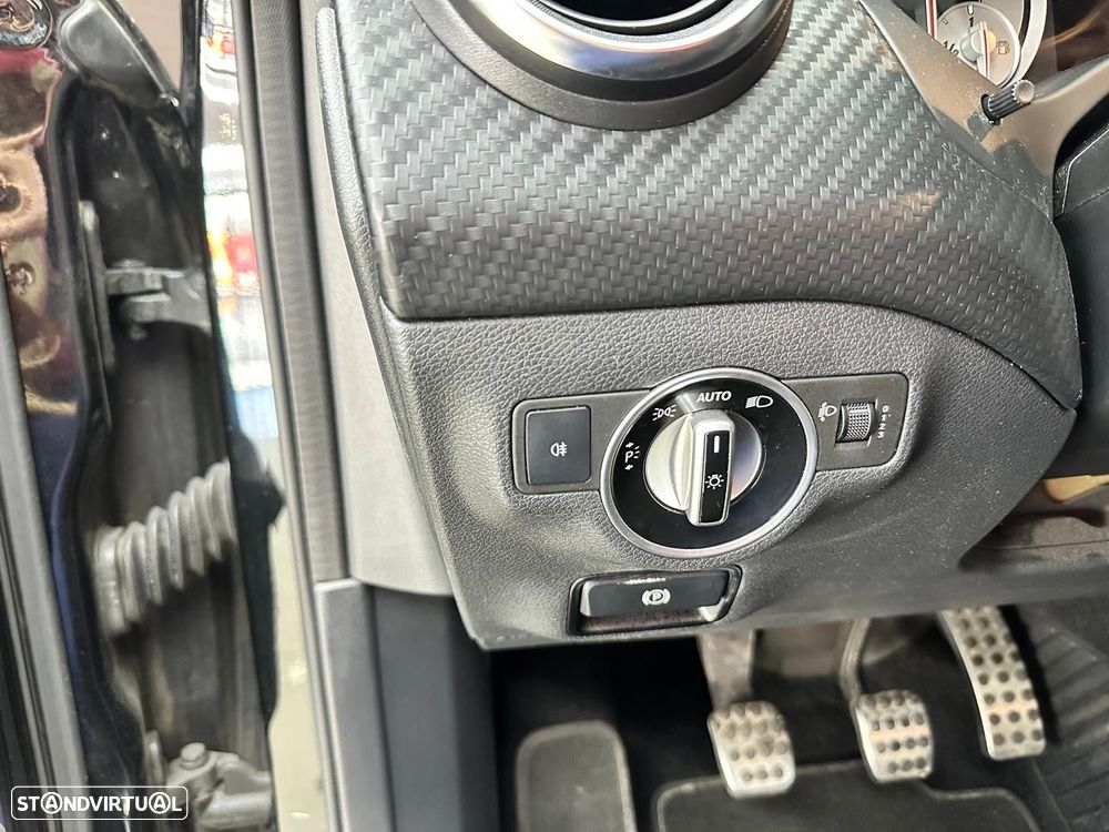 Mercedes-Benz A 180 AMG Line - 21