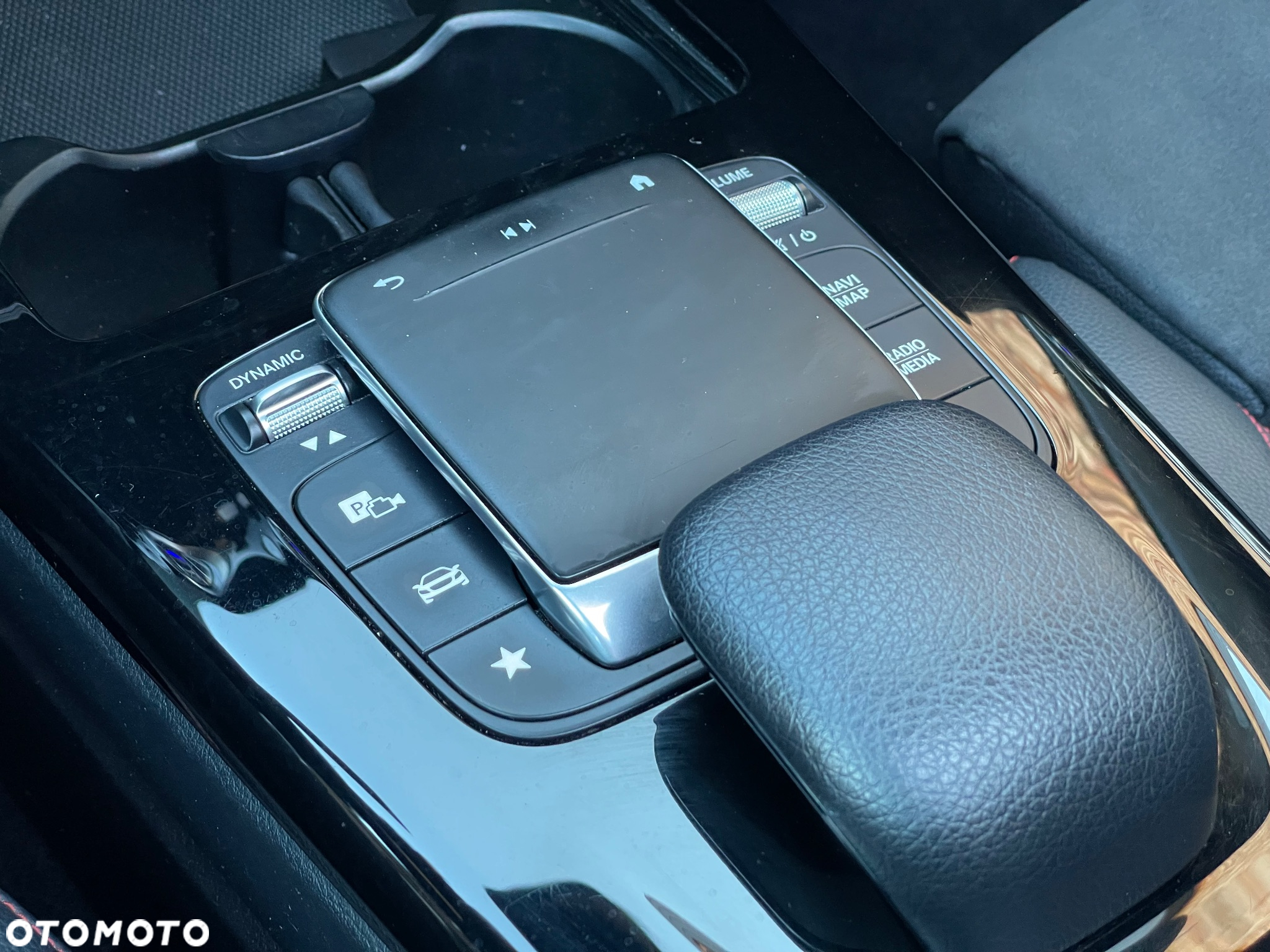 Mercedes-Benz CLA 200 Shooting Brake 7G-DCT AMG Line - 29