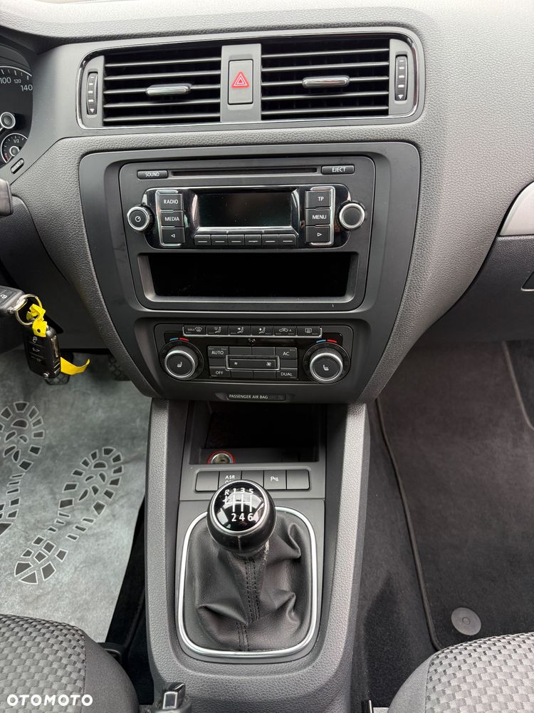 Volkswagen Jetta 1.4 TSI Match - 13