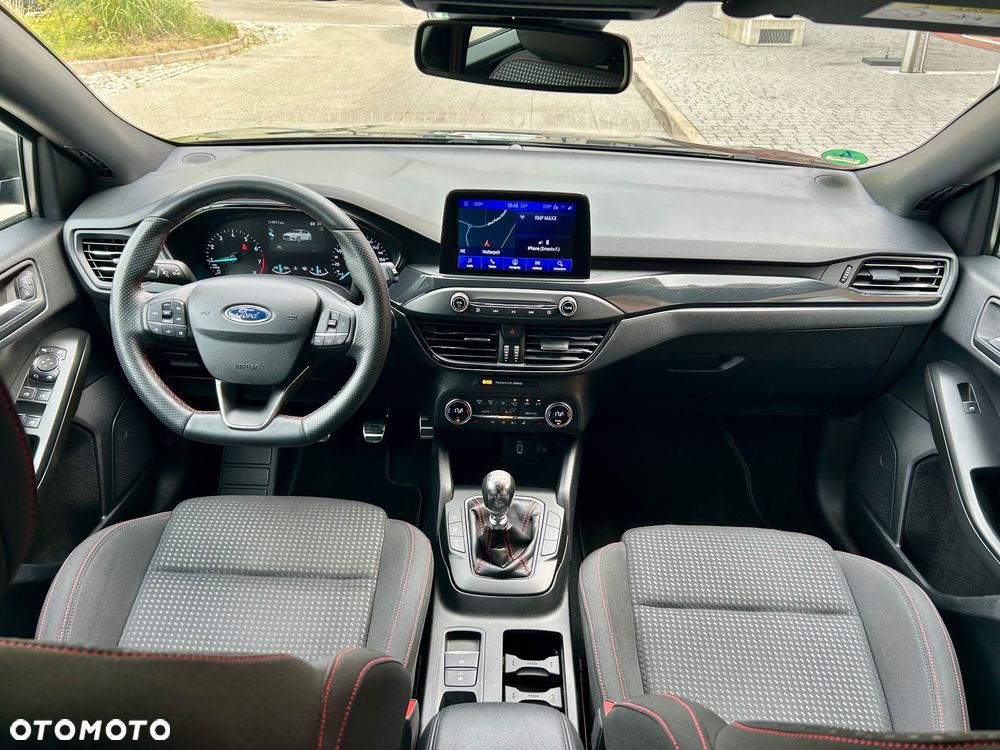 Ford Focus 1.0 EcoBoost Start-Stopp-System ST-LINE - 24