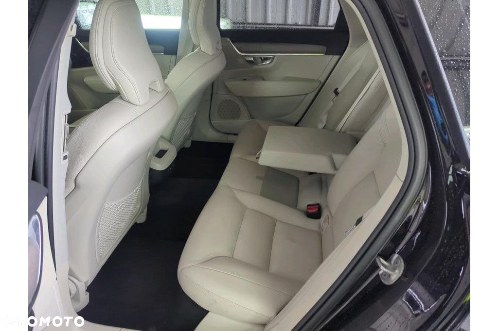 Volvo V90 Cross Country - 8