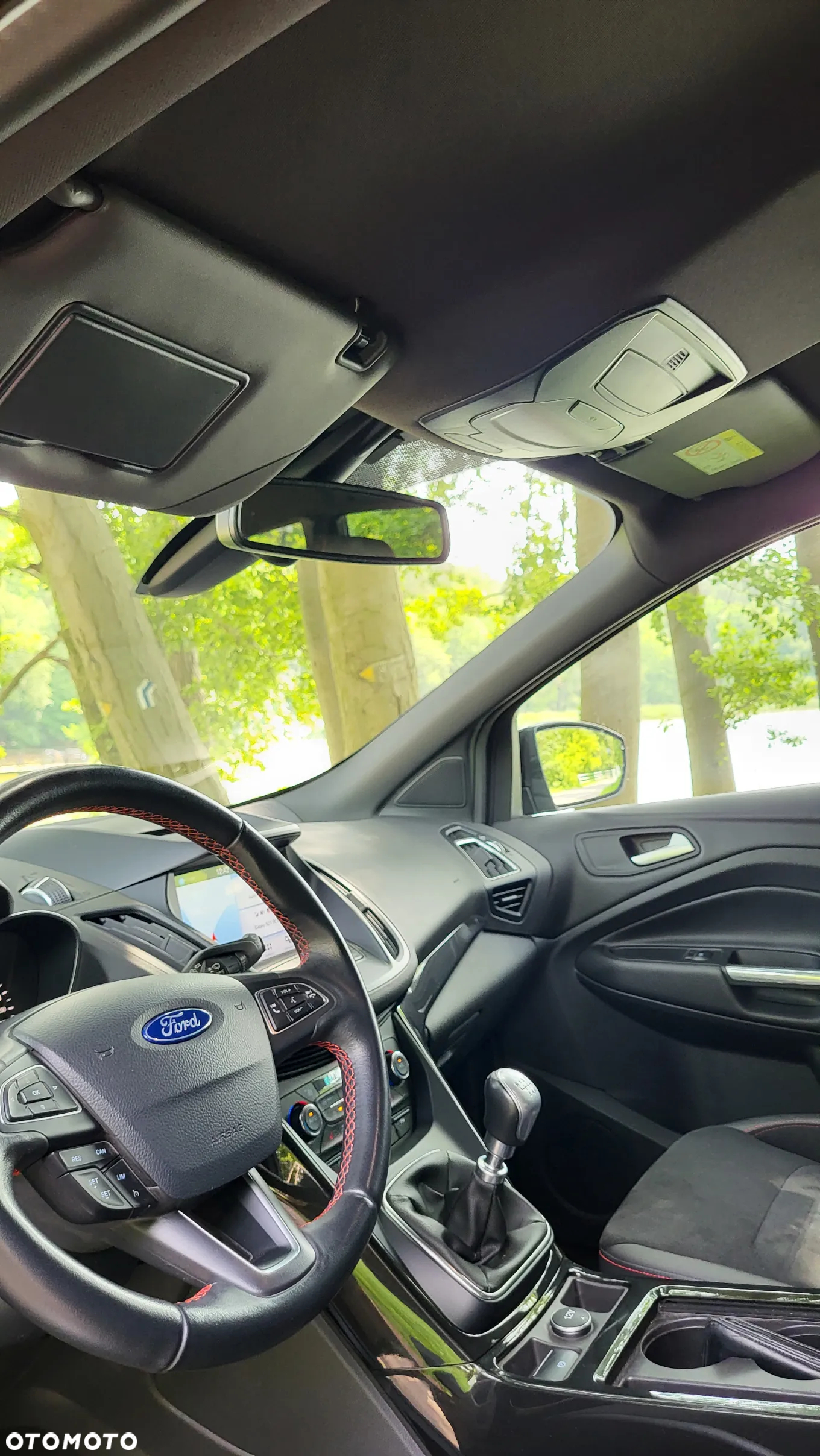 Ford Kuga 1.5 EcoBoost 2x4 ST-Line - 33