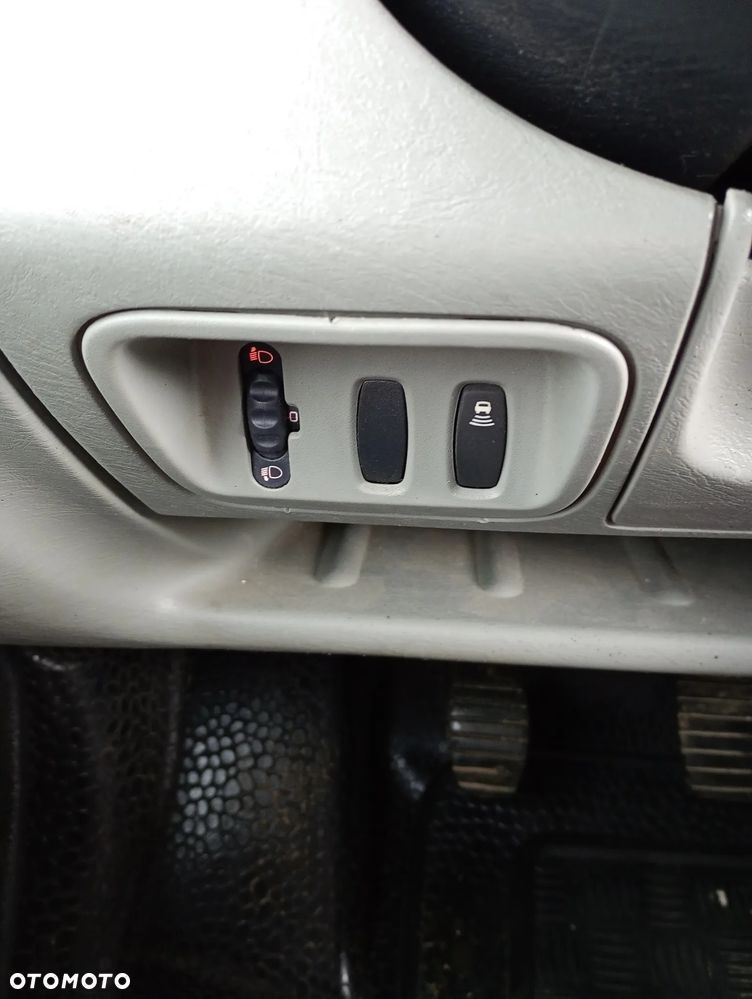 Renault Trafic - 16