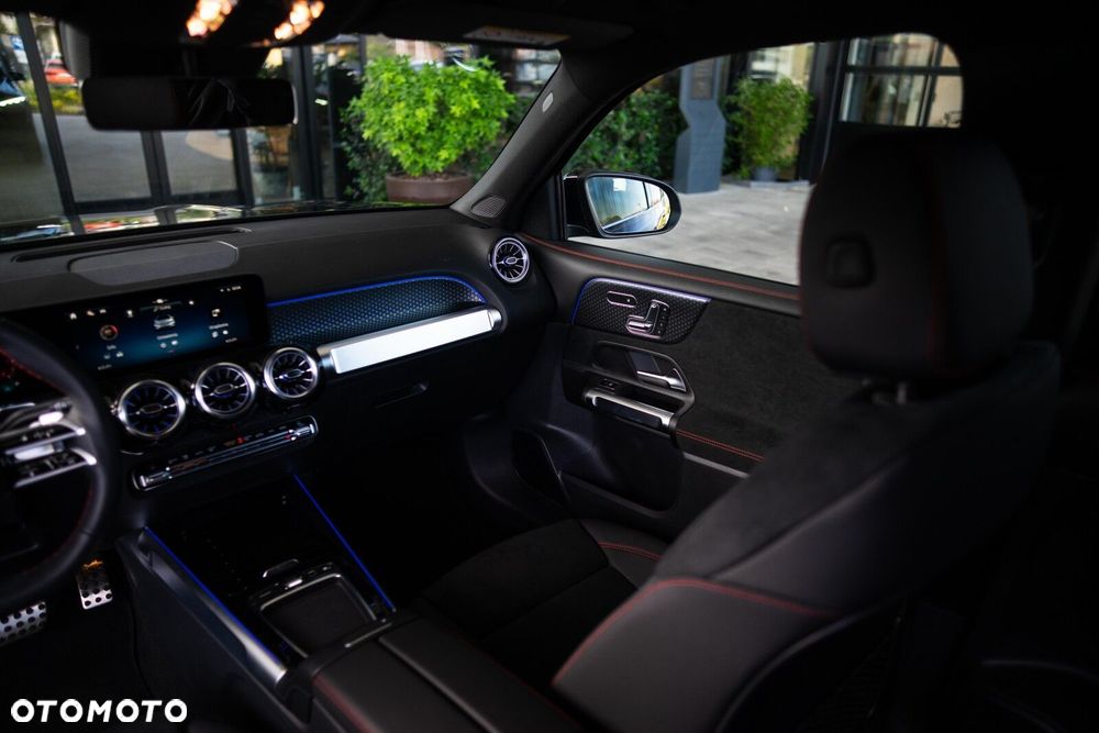 Mercedes-Benz GLB - 22