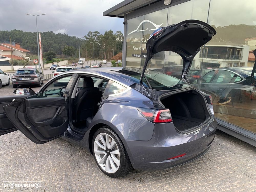 Tesla Model 3 - 12