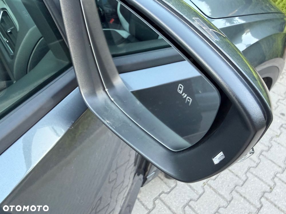 Volkswagen T-Roc 1.5 TSI R-Line DSG - 24