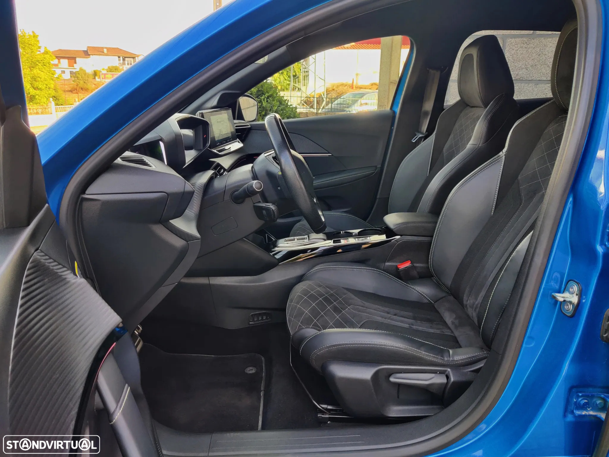Peugeot e-208 50 kWh GT - 11