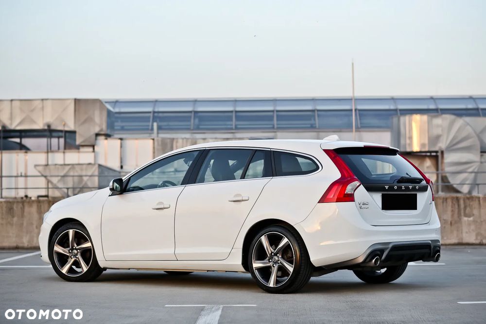 Volvo V60 D3 Geartronic RDesign - 13