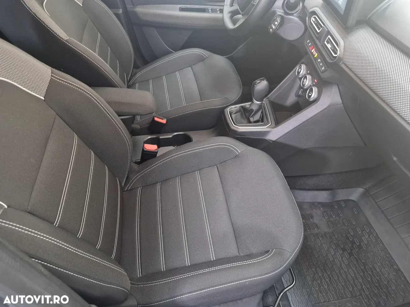 Dacia Logan TCe 90 CVT Journey - 11