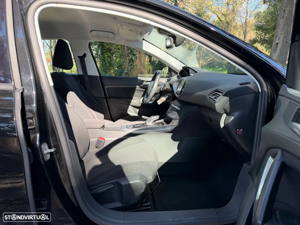 Peugeot 308 - 23