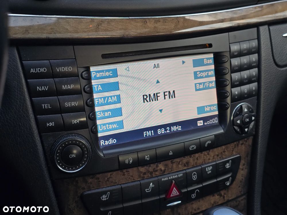 Mercedes-Benz Klasa E 320 Avantgarde - 32