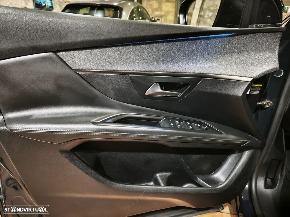 Peugeot 3008 225 e-EAT8 Allure Pack - 21