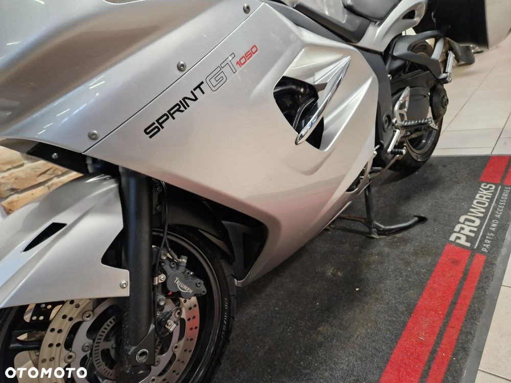 Triumph Sprint - 27