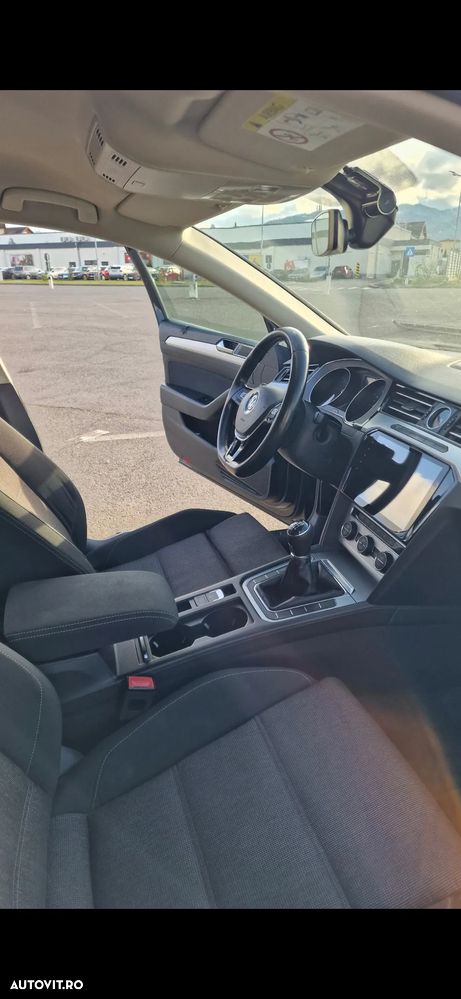 Volkswagen Passat 2.0 TDI Comfortline - 16