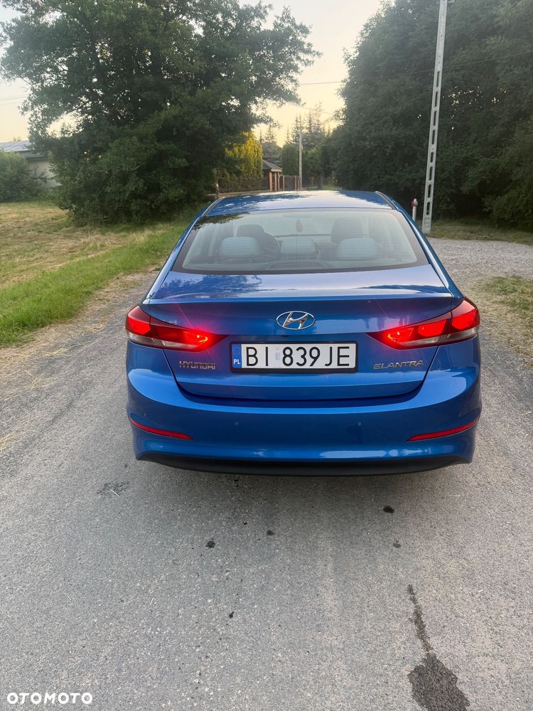 Hyundai Elantra 1.6 Comfort - 7