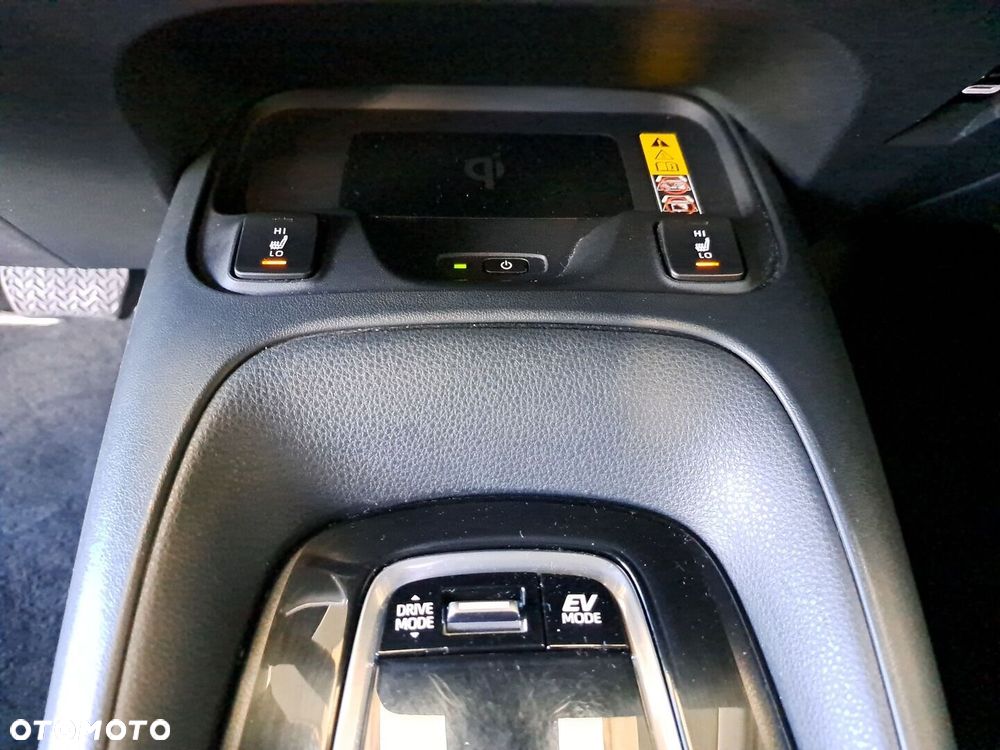 Toyota Corolla 1.8 Hybrid Comfort - 28