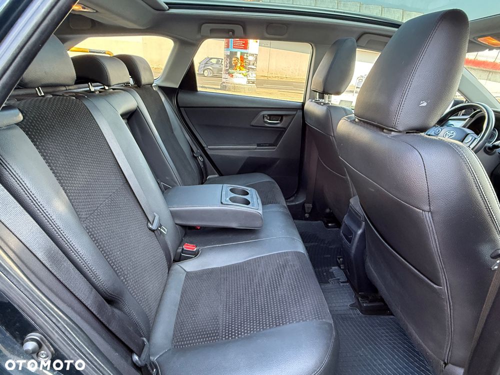 Toyota Auris - 12