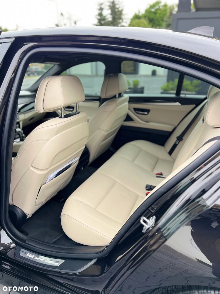 BMW Seria 5 550i xDrive Sport-Aut Luxury Line - 13