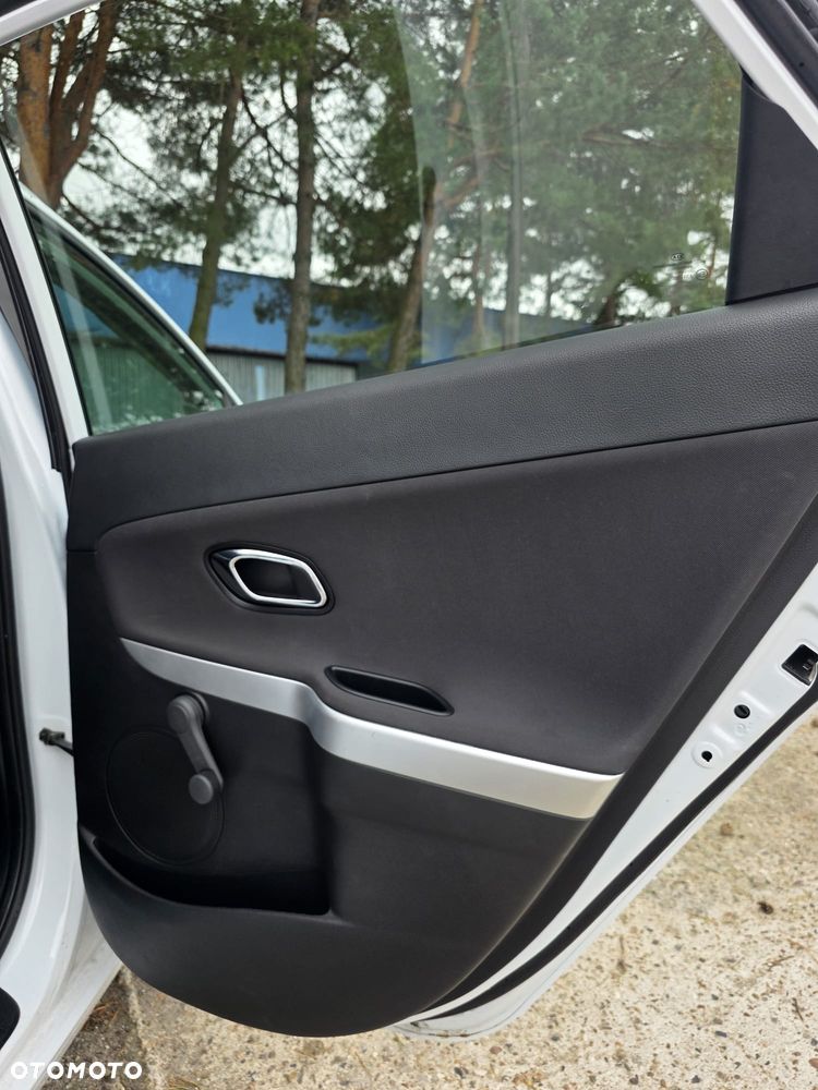 Kia Ceed - 14