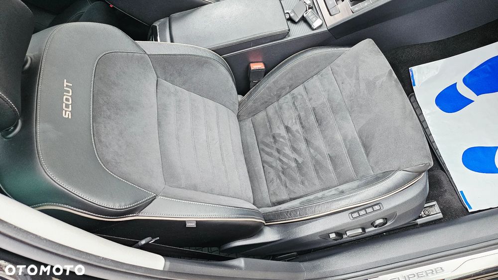 Skoda Superb 2.0 TDI SCR 4x4 Scout DSG - 39