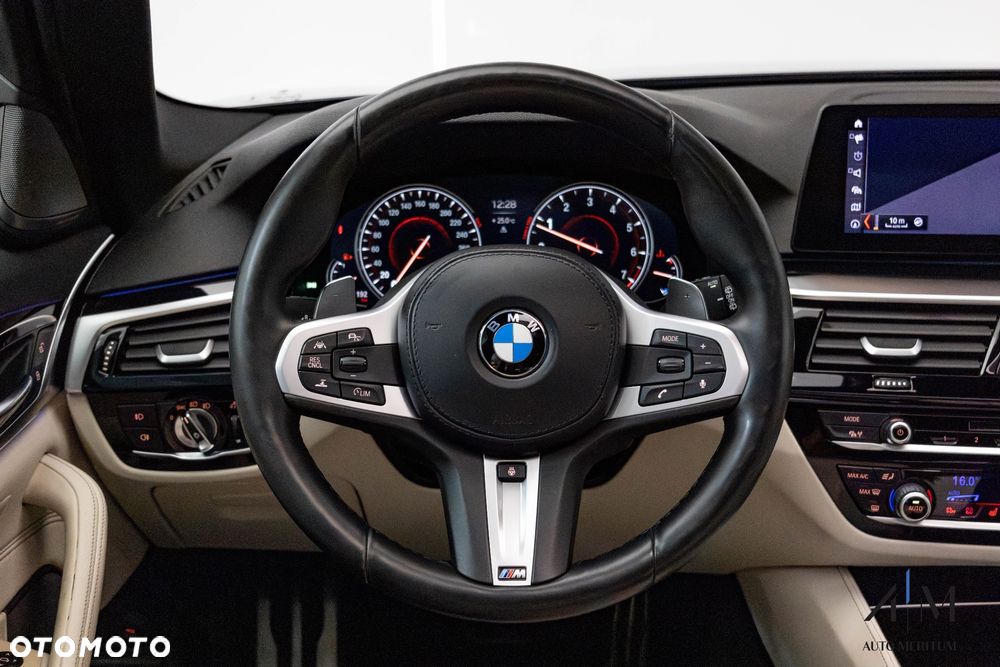 BMW Seria 5 540i xDrive - 18
