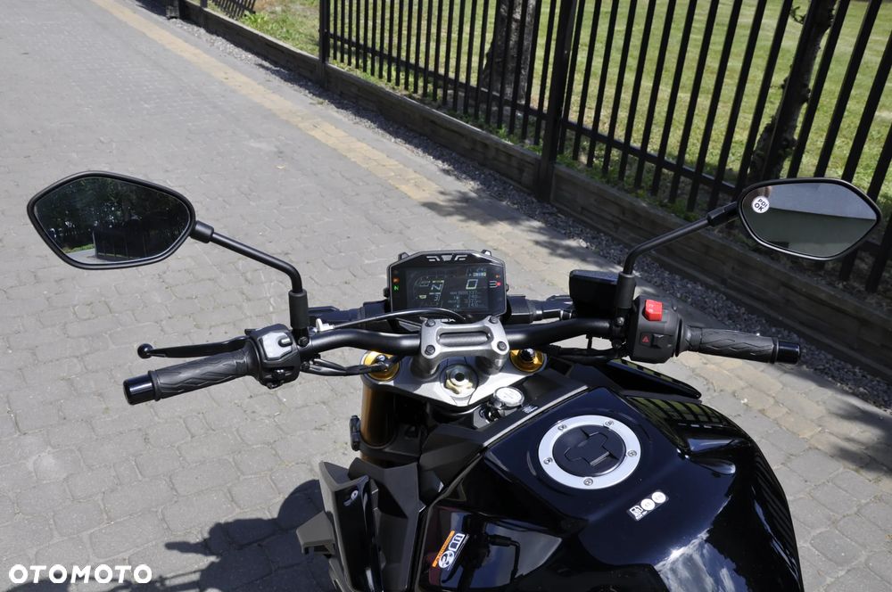 Suzuki GSX 1000 - 17
