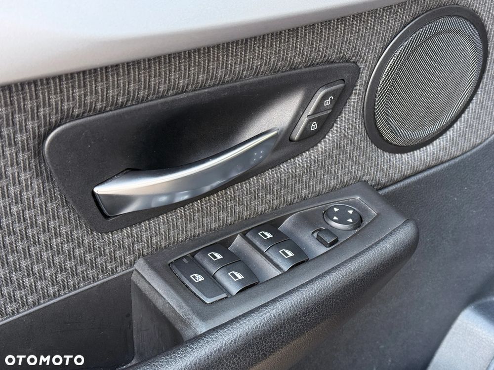 BMW Seria 2 218i - 24