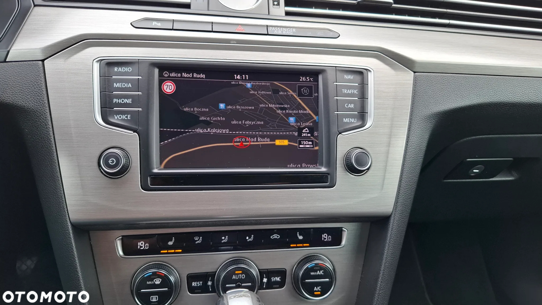 Volkswagen Passat - 17