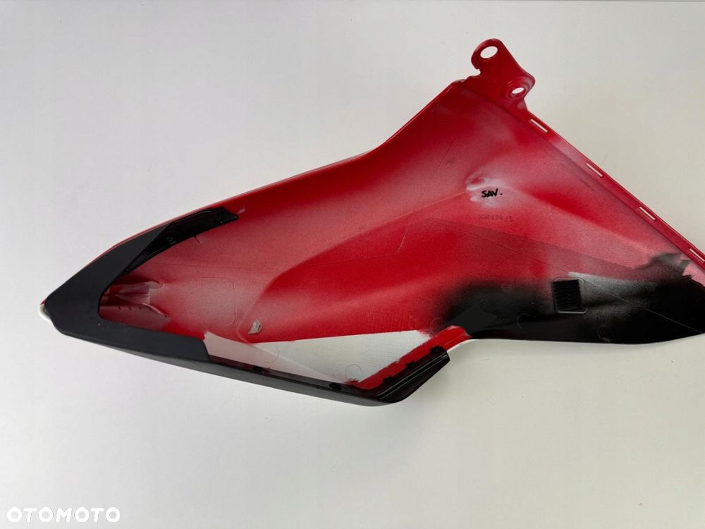 Prawa nakładka zbiornika Ducati Hypermotard 950 2022+ - 14