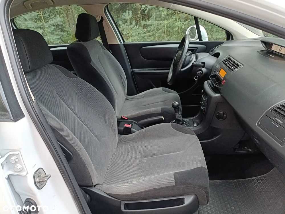 Citroën C4 1.6 HDi Impress - 11