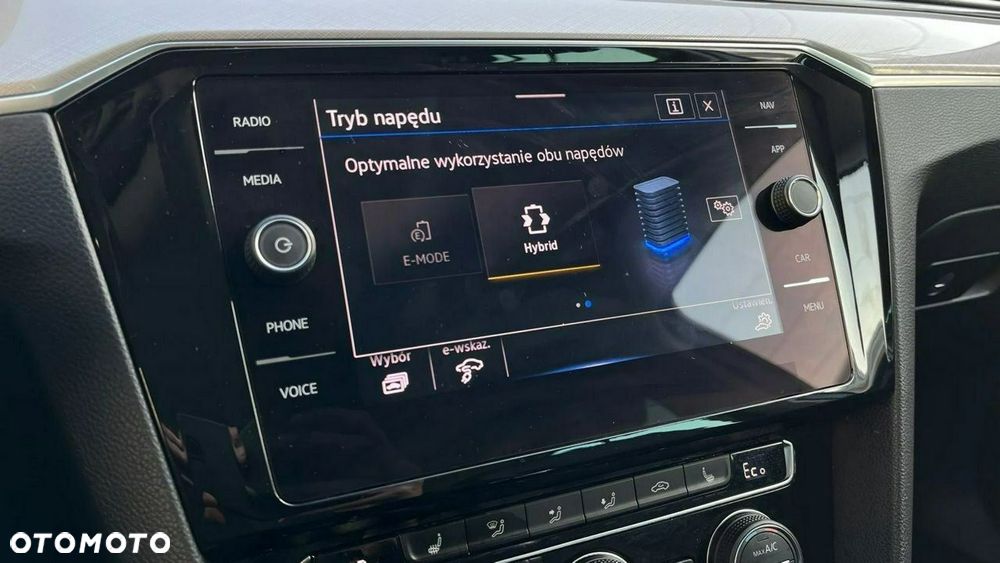 Volkswagen Passat - 37